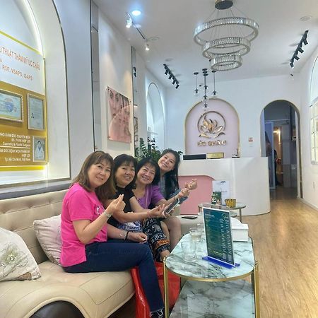 Golden Uc Chau House & Spa Хошимін Екстер'єр фото