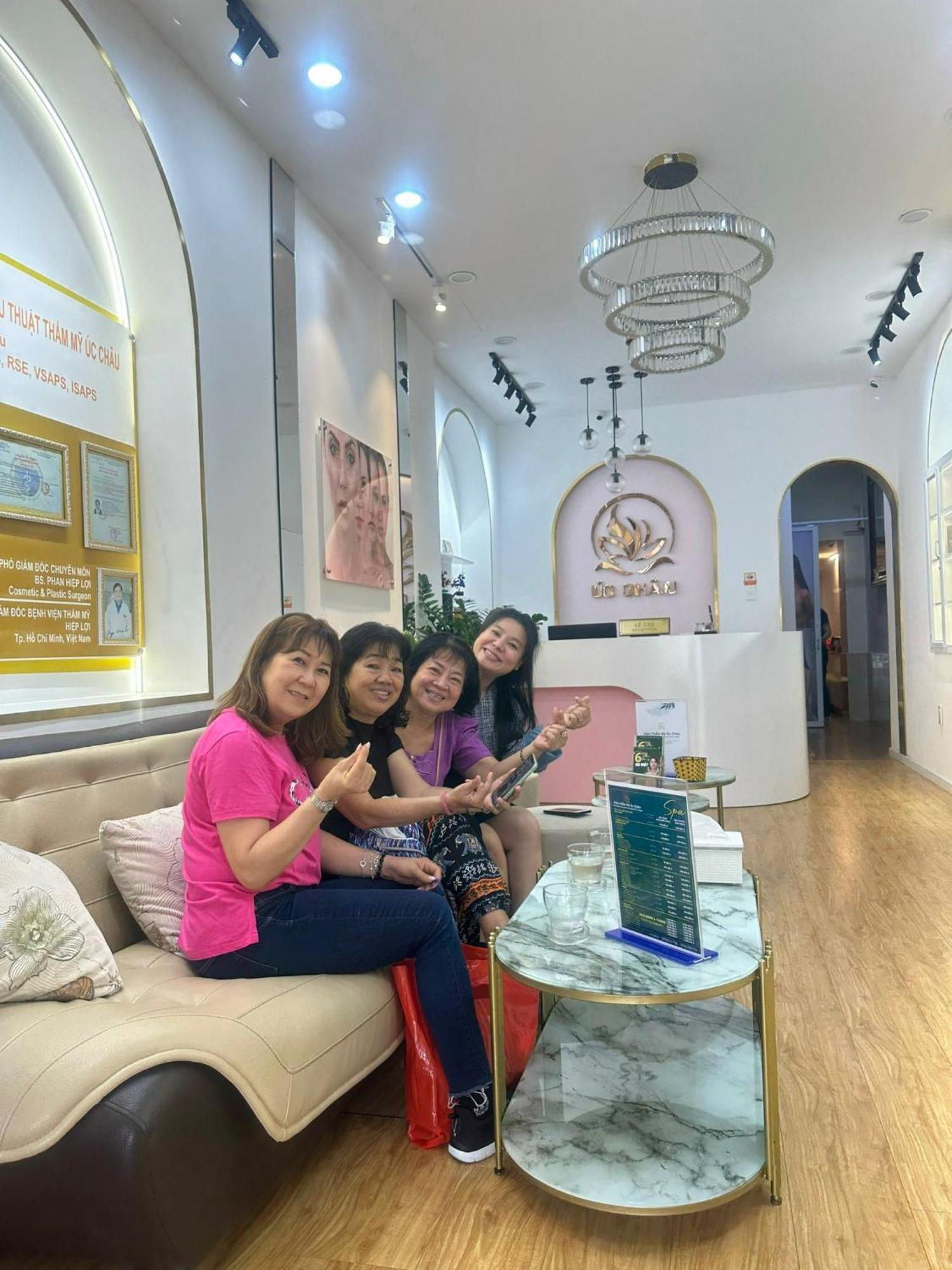 Golden Uc Chau House & Spa Хошимін Екстер'єр фото