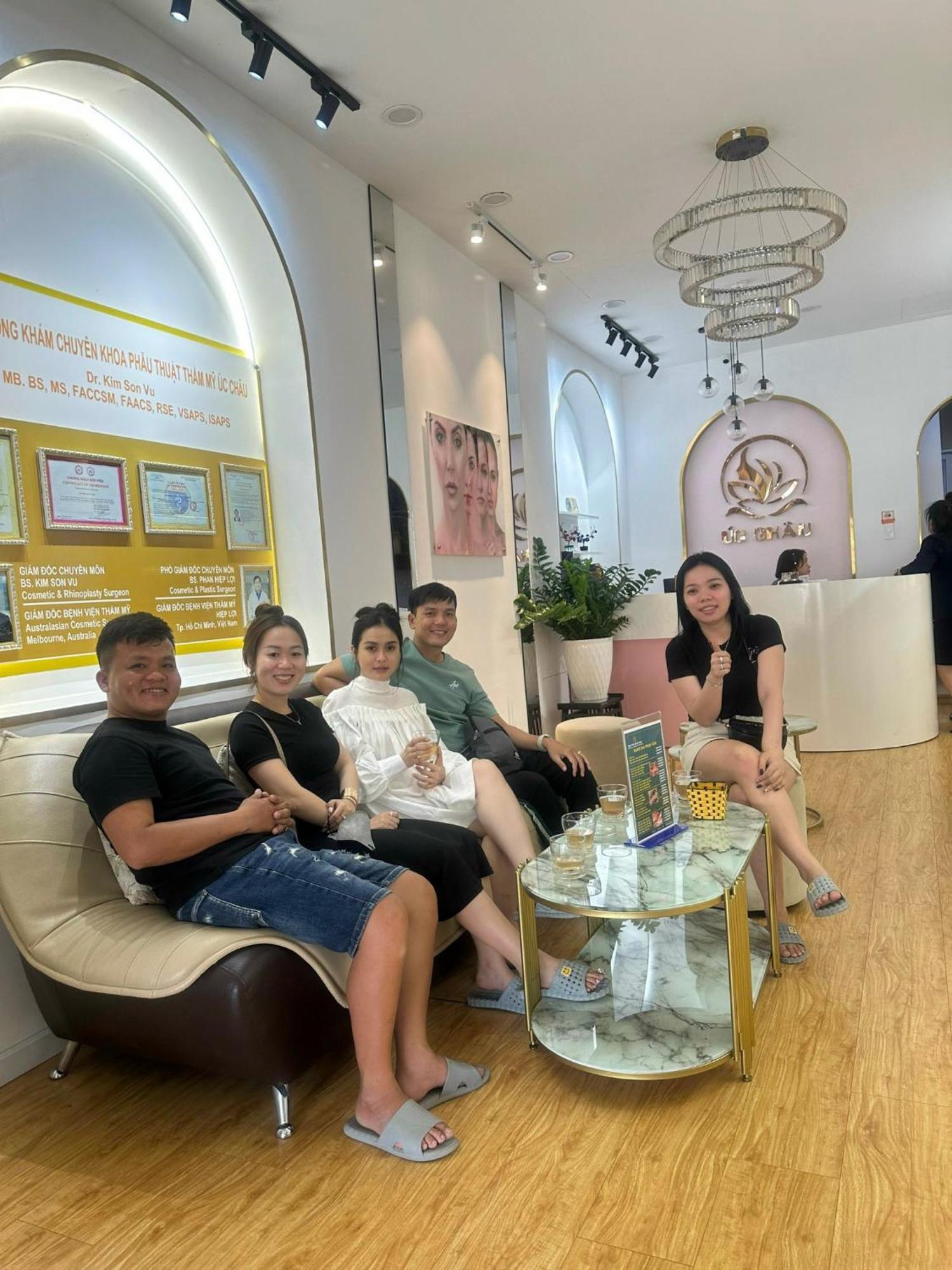 Golden Uc Chau House & Spa Хошимін Екстер'єр фото